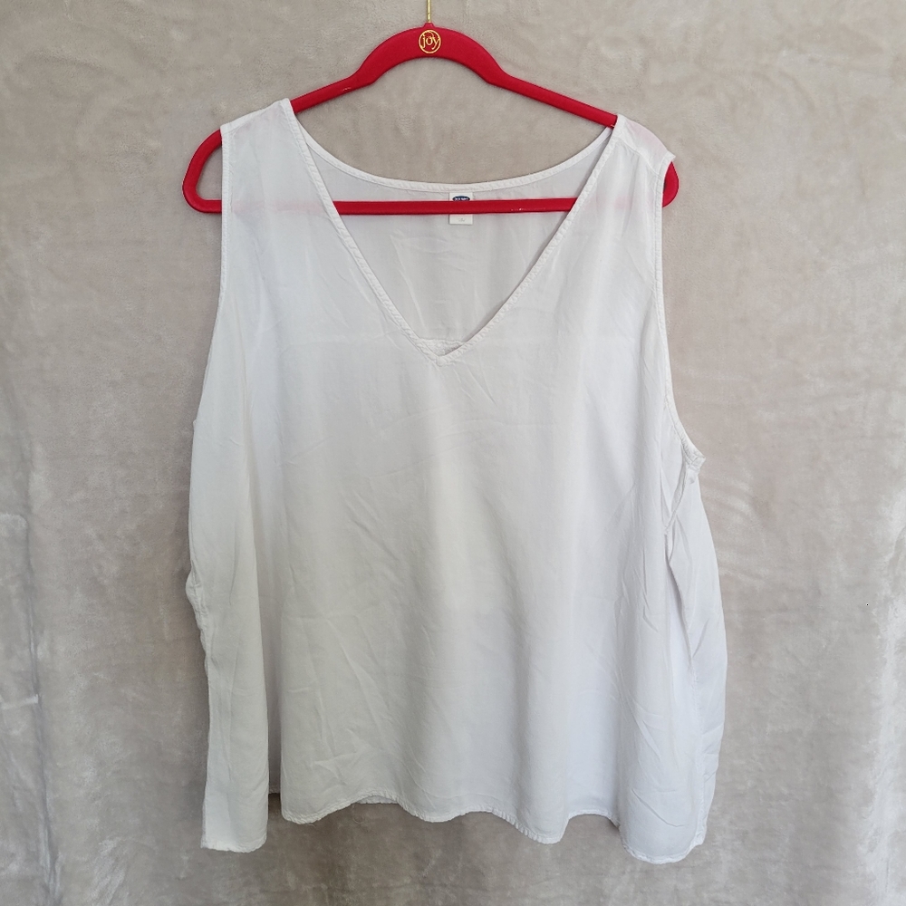 Old Navy White tank top